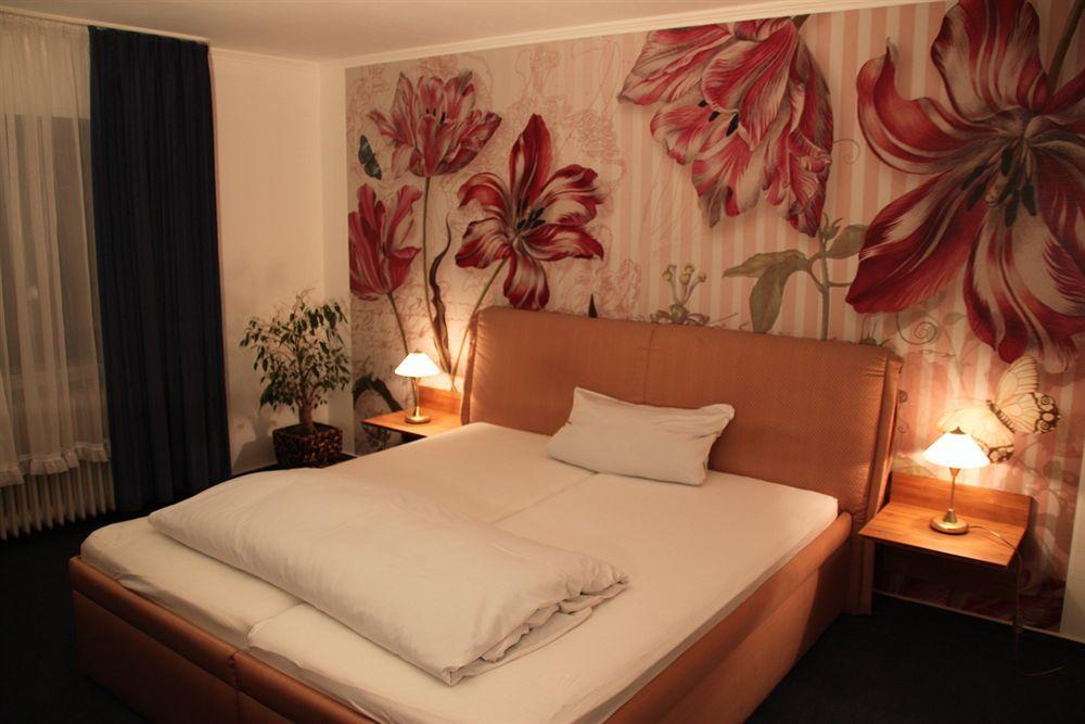 Hotel B&S Waghäusel Buitenkant foto