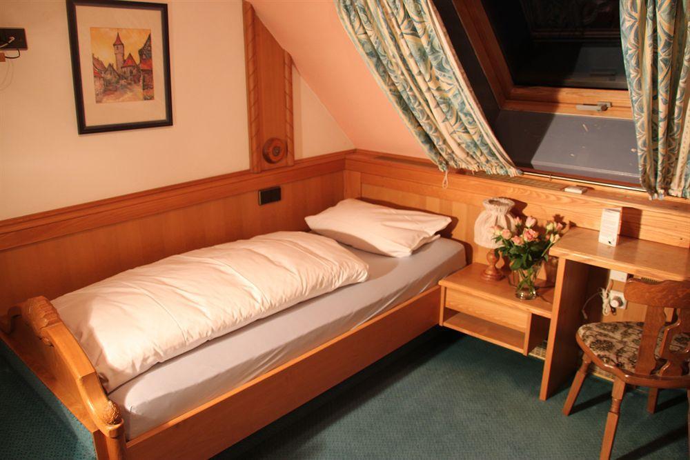 Hotel B&S Waghäusel Buitenkant foto